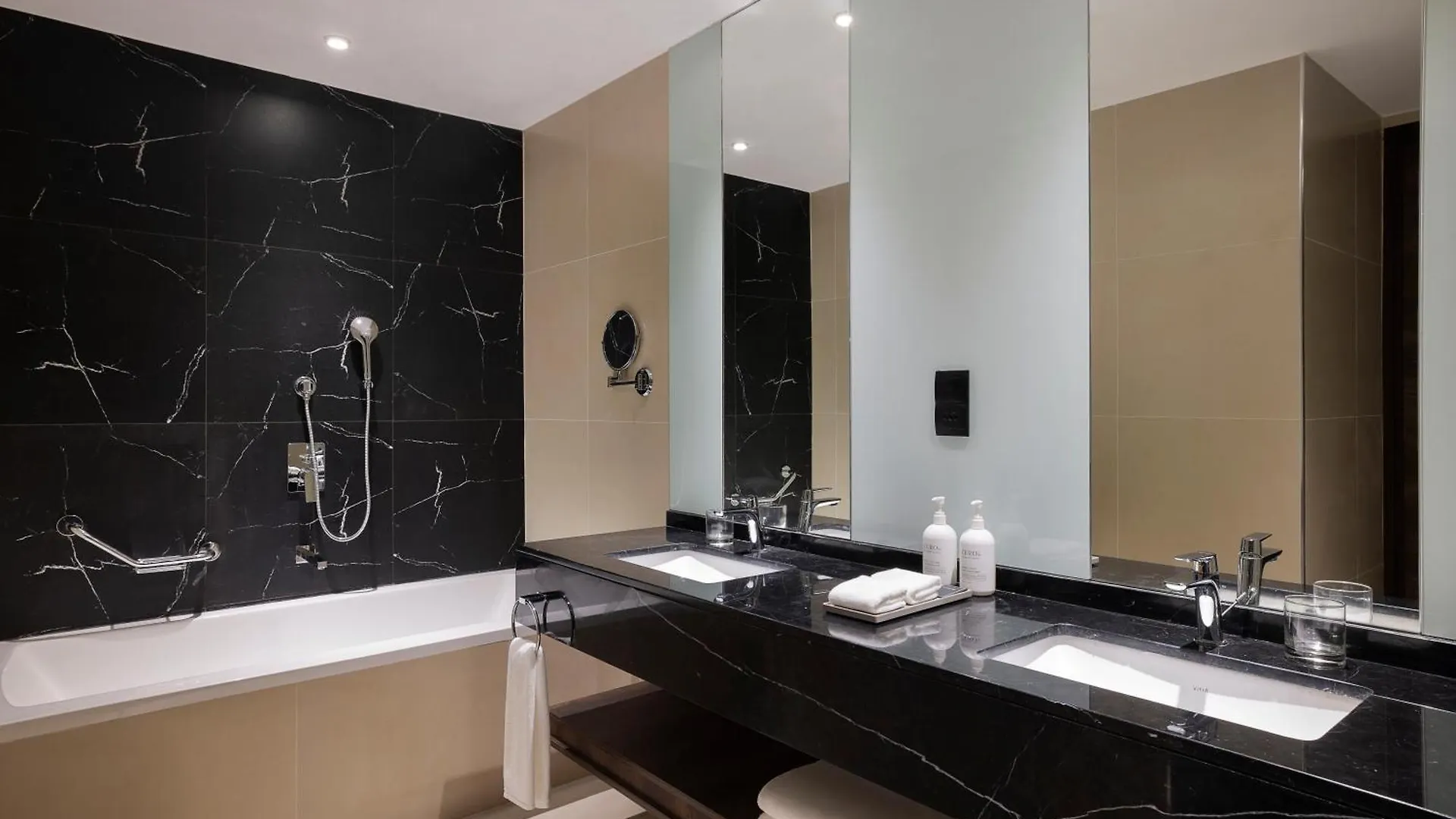 Hotel Local Dubai At Jumeirah Village Triangle