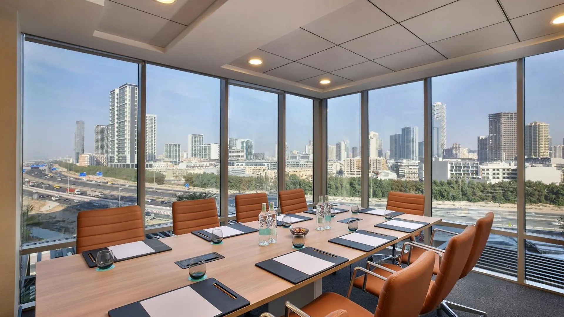 Hotel Local Dubai At Jumeirah Village Triangle