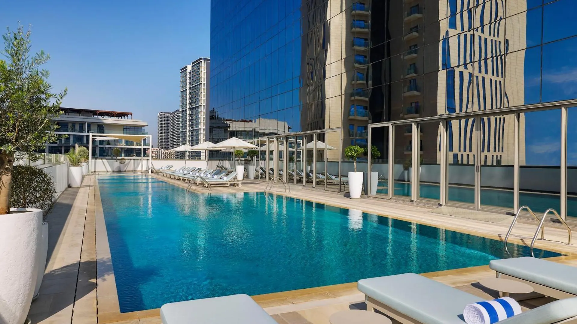 Hotel Local Dubai At Jumeirah Village Triangle